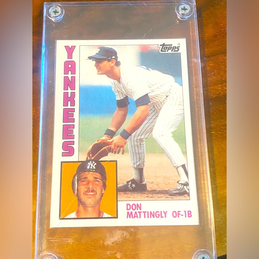 1994 Topps #8 Don Mattingly Baseball Card (Tiffany Edition!!)